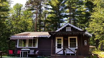 1 bedroom, individually furnished, free WiFi, bed sheets