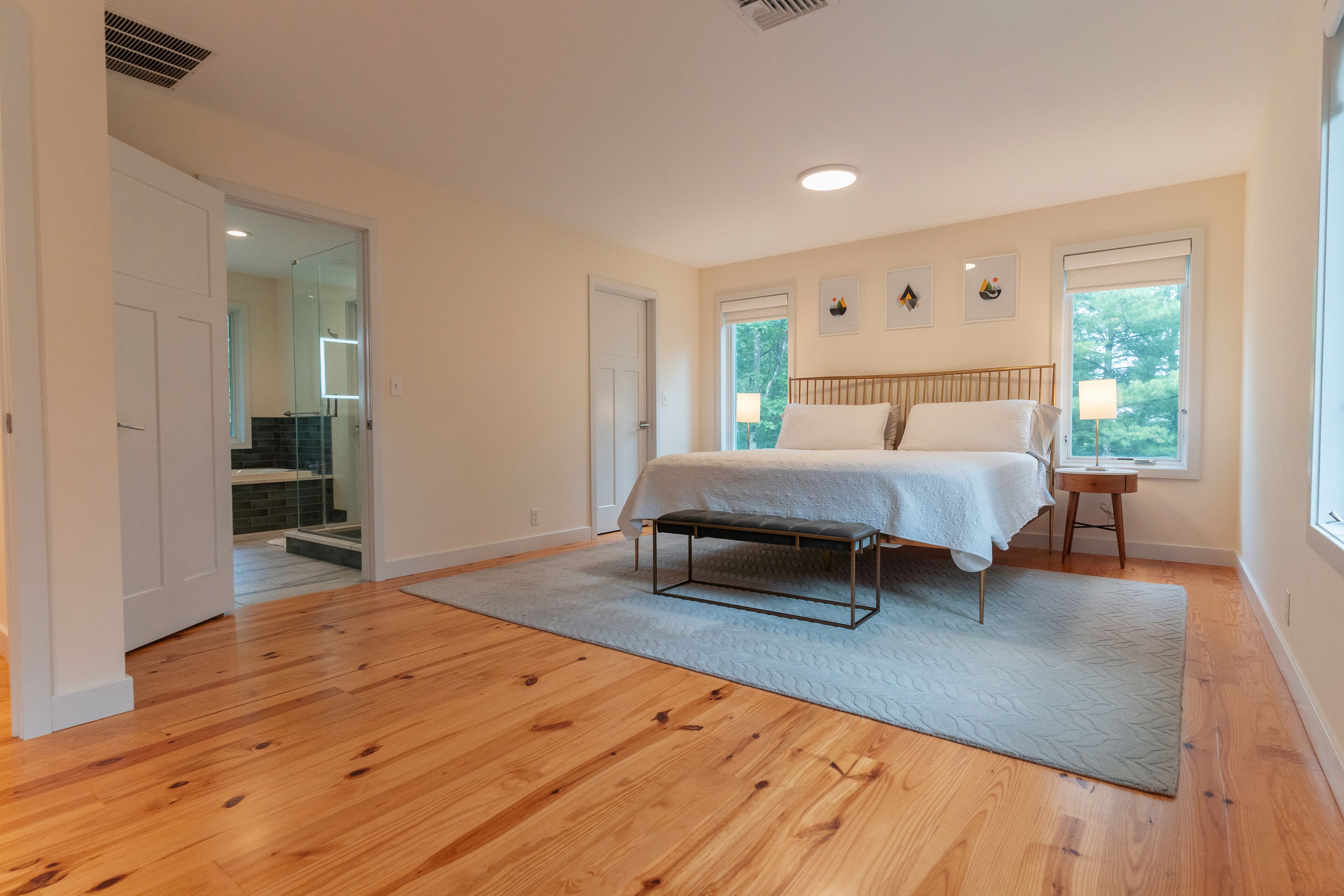 3 chambres, fer et planche à repasser, Wi-Fi gratuit, draps fournis