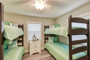 Room - Barefoot Hideaway Family Beachfront Retreat (St. Augustine)