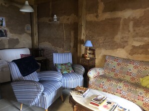 Coin salon dans le hall