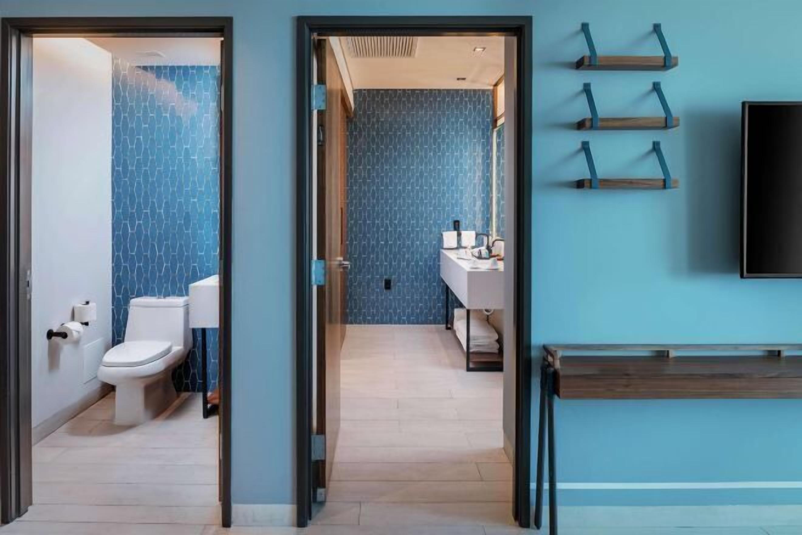 浴室 | 淋浴設備、免費梳洗用品、風筒、拖鞋