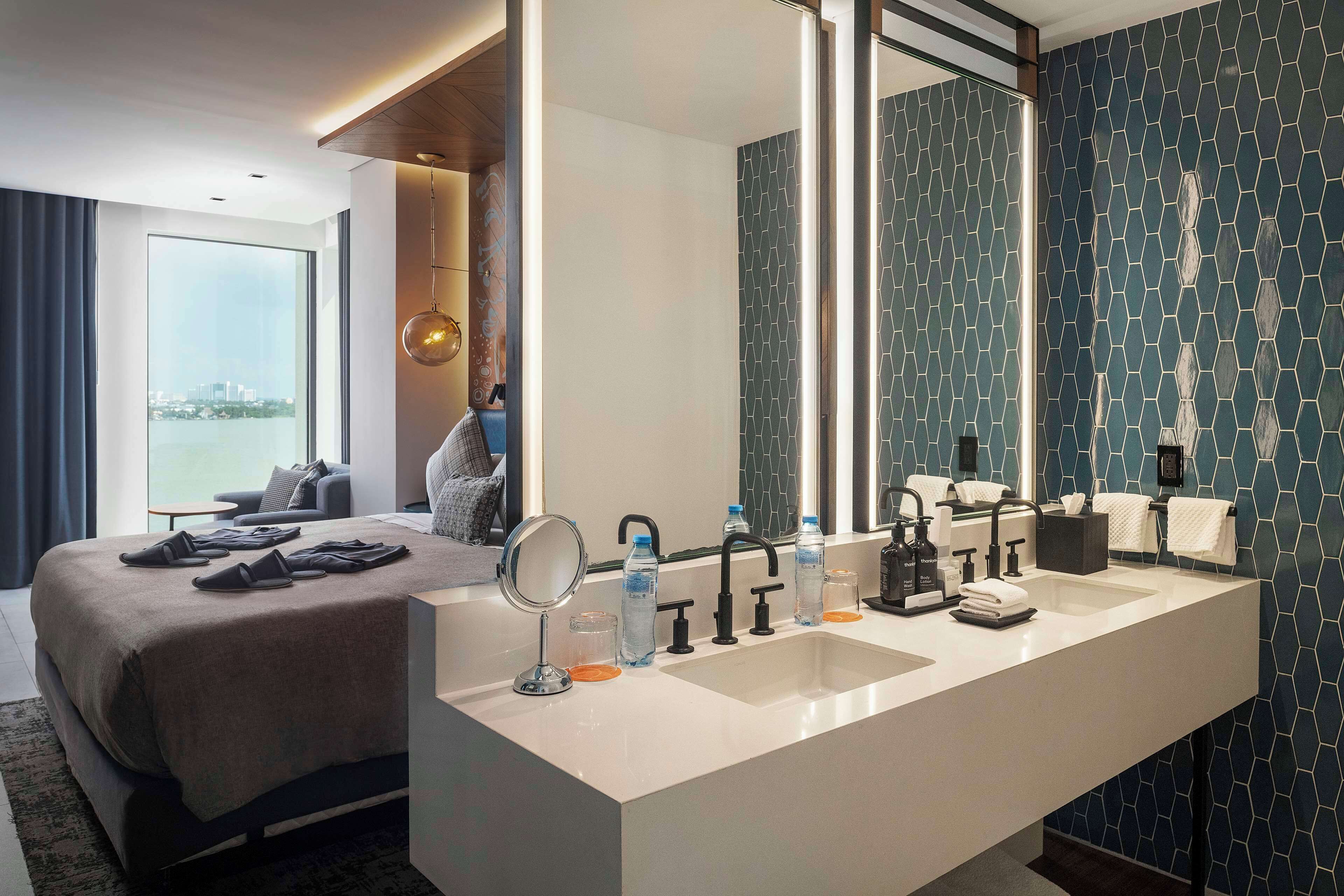 Presidential Suite, 1 King Bed (Nichupte Bay View) | Minibar, in-room safe, desk, laptop workspace
