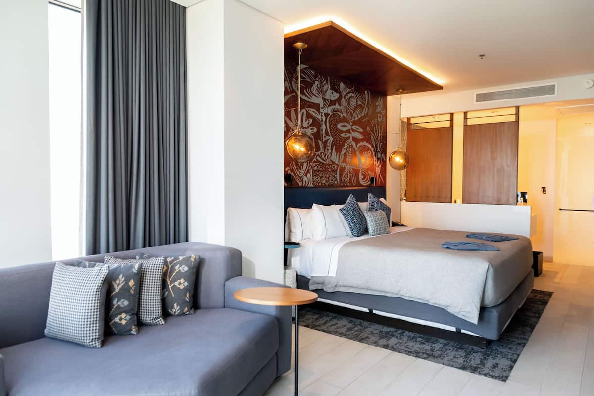 Minibar, in-room safe, individually decorated, individually furnished