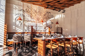 2 restaurants servant le petit déjeuner