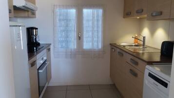 KylskÄp, mikrovÄgsugn, ugn och spishÀll