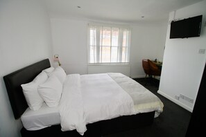 Habitación clásica doble, 1 cama de matrimonio grande | Sábanas de algodón egipcio y ropa de cama de alta calidad