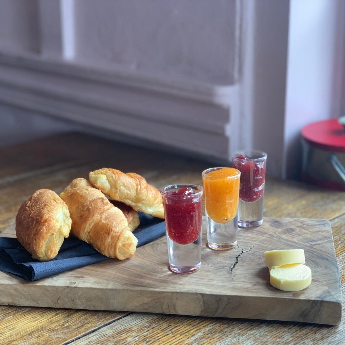 daily cooked-to-order breakfast for a fee