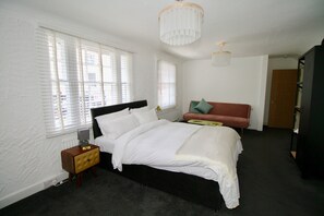 Habitación de lujo doble, 1 cama de matrimonio grande | Sábanas de algodón egipcio y ropa de cama de alta calidad