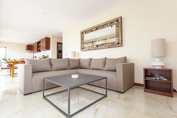 Familienapartment, 2 Schlafzimmer | Wohnzimmer