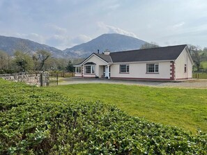 Exterior - Bun na Sleibhte ( bottom of the mountains) majestic, idyllic mountain views (Kilgarvan)