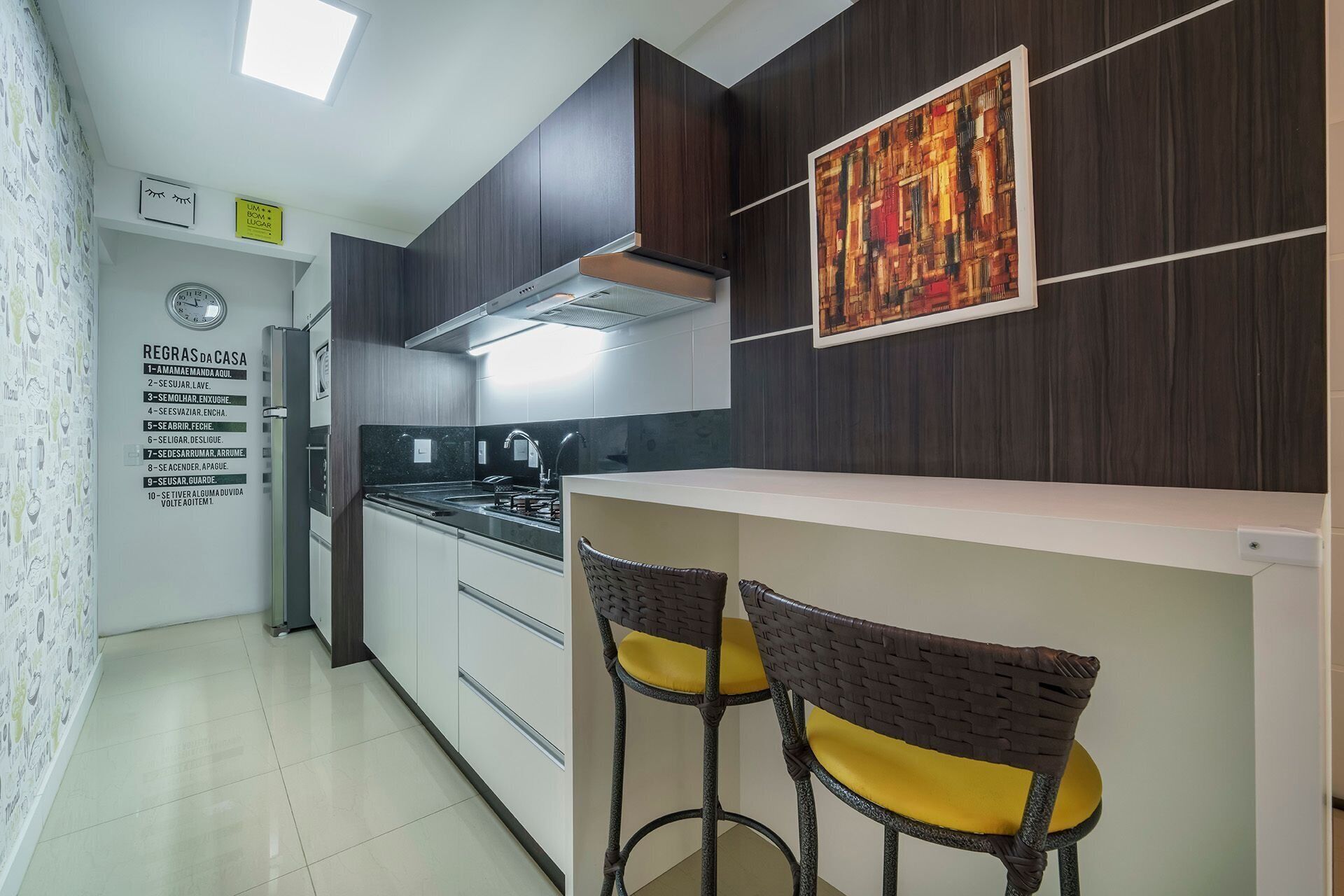 Apartamento | Cozinha privada | Geladeira, micro-ondas, fogão, cooktop