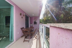 Apartment, 2 Bedrooms | Outdoor dining