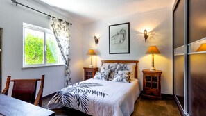 3 Schlafzimmer, Zimmersafe, Bügeleisen/Bügelbrett, Reisekinderbett