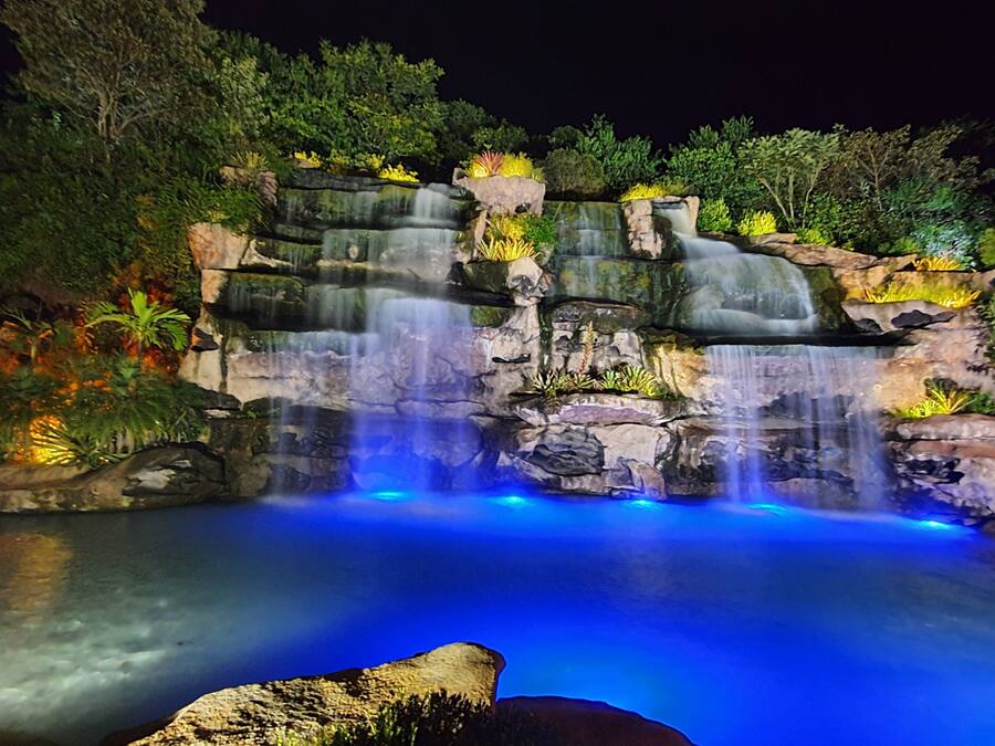 Indoor pool, 3 outdoor pools, open 9:00 AM to 6:00 PM, sun loungers