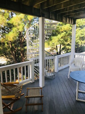 Property grounds - Good vibes and family times (Nags Head)