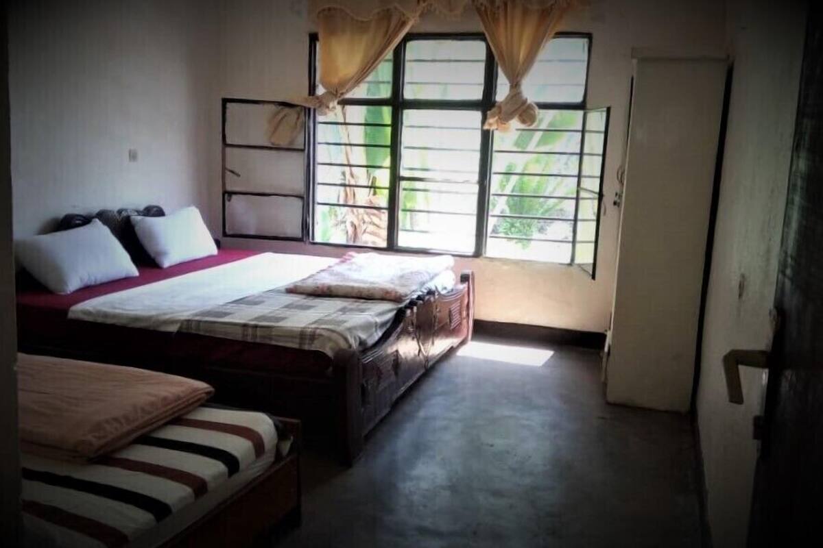 Quarto standard | Escrivaninha, camas extras/dobráveis (sobretaxa), Wi-Fi de cortesia