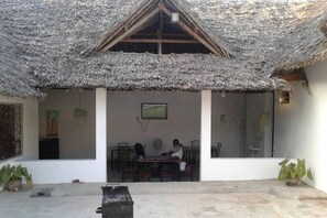Outdoor dining - We have affordable lodges close to the beach 4 (Kilifi,)