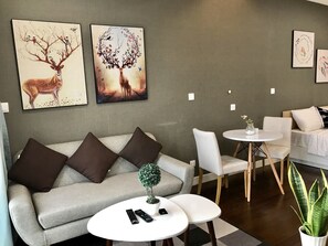 TV - Jaan's Luxury Studio Apt @Lancaster Hanoi (Ha Noi)