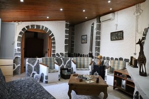 Interior - Refúgio Saloio in Lousa-LRS (Lousa)