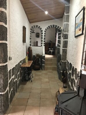 Interior - Refúgio Saloio in Lousa-LRS (Lousa)