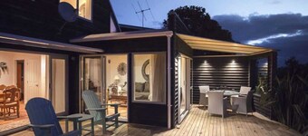 Oakura Beach Waterfront Cottage Escape