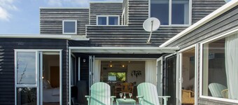 Oakura Beachfront Cottage Escape