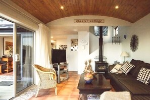 TV, fireplace