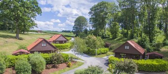 Woodpecker Lodge | sleeps 4 - Hot Tub, Dog Free - 4* Gold Award