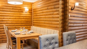 Dining - Woodpecker Lodge | sleeps 4 - Hot Tub, Dog Free - 4* Gold Award (Pickering)