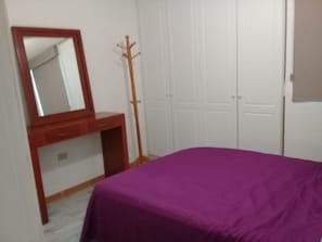 2 chambres, bureau, fer et planche à repasser, Wi-Fi gratuit