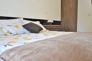 Studio Deluks | Minibar, tirai kedap cahaya, Wi-Fi gratis, dan seprai linen