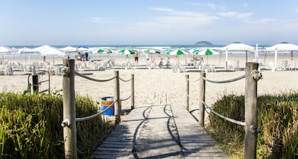 Beach Front Apartment nearby Riviera Golf Club