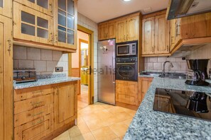 Fridge, microwave, oven, stovetop - In the heart of Pamplona, Plaza Navarrería. (Pamplona)