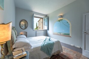 2 bedrooms, WiFi, bed sheets - Casa Aurora has been divided into two apartments, each with private entrance.<br>Both apartments are ch (Asciano)