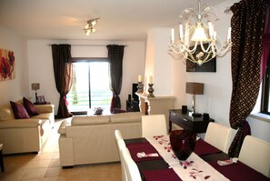 Télévision, lecteur de DVD, vidéothÚque, chaßne hi-fi