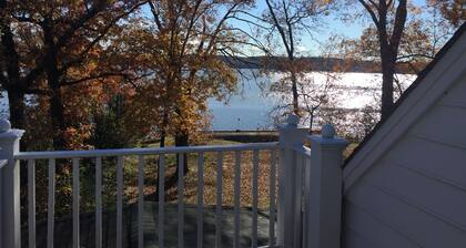 Mount Vernon riverfront 5kSF house w/10 beds, 5.5 baths, 6 bedrooms, 30 day min.
