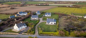 Tipoz'Immo Les Galets • vue mer et accès à pied au GR34 • animaux bienvenus