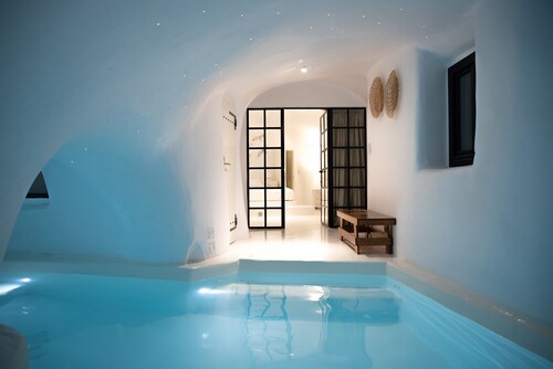 Aleria Luxury Cave (private pool) 