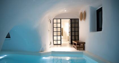 Aleria Luxury Cave Santorini (piscine privée)