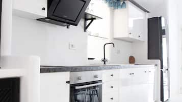 Geladeira, fogão, cooktop, lava-louças