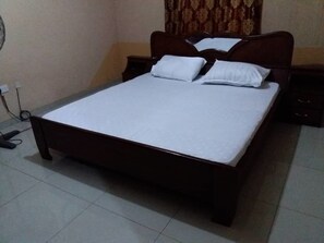 Presidential House | 2 bedrooms, iron/ironing board, bed sheets - Longe Villa (Lagos)