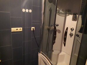 Bathroom - Apartment, nearby park (Vake-Saburtalo)