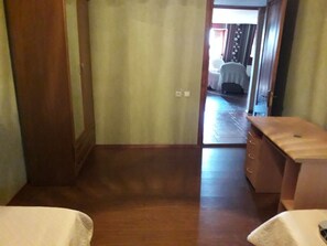 2 bedrooms, WiFi, bed sheets - Apartment, nearby park (Vake-Saburtalo)