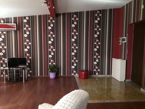 Interior - Apartment, nearby park (Vake-Saburtalo)