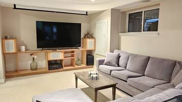Smart TV, books, stereo