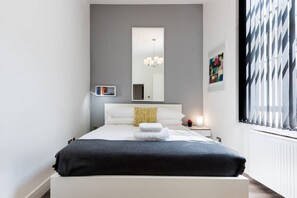 2 bedrooms, desk, iron/ironing board, travel cot