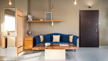 Smart TV, stereo, offices