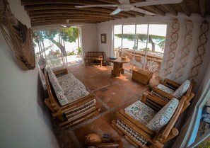 Living room - Casa Tinti Hotel (Isla Tintipán)