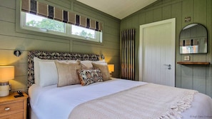 3 bedrooms, iron/ironing board, free WiFi, bed sheets - Sycamore Lodge | sleeps 6 - Hot Tub, Dog Friendly 5* (Pickering)