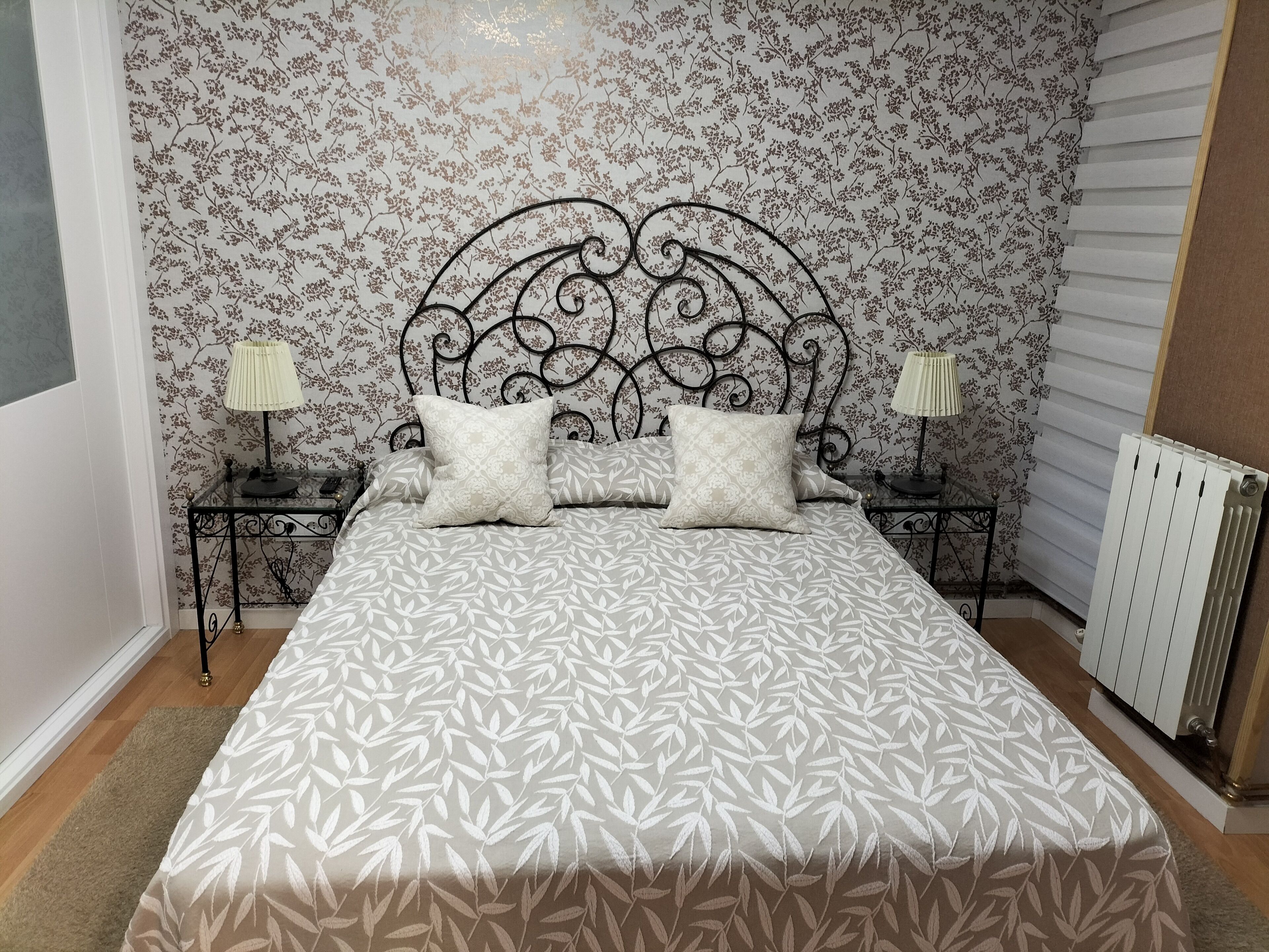 2 chambres, fer et planche à repasser, lit parapluie, Wi-Fi gratuit